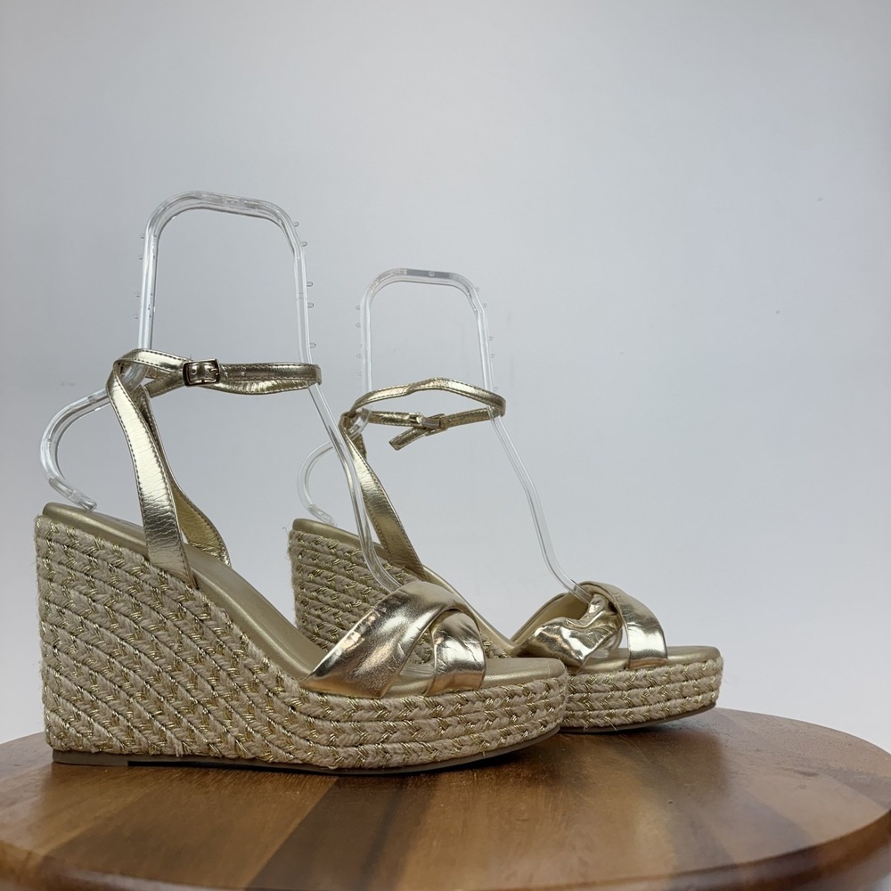 New Womens Abound Sukie Gold Metallic Faux Leather Espadrille Wedge Sandal Sz 11